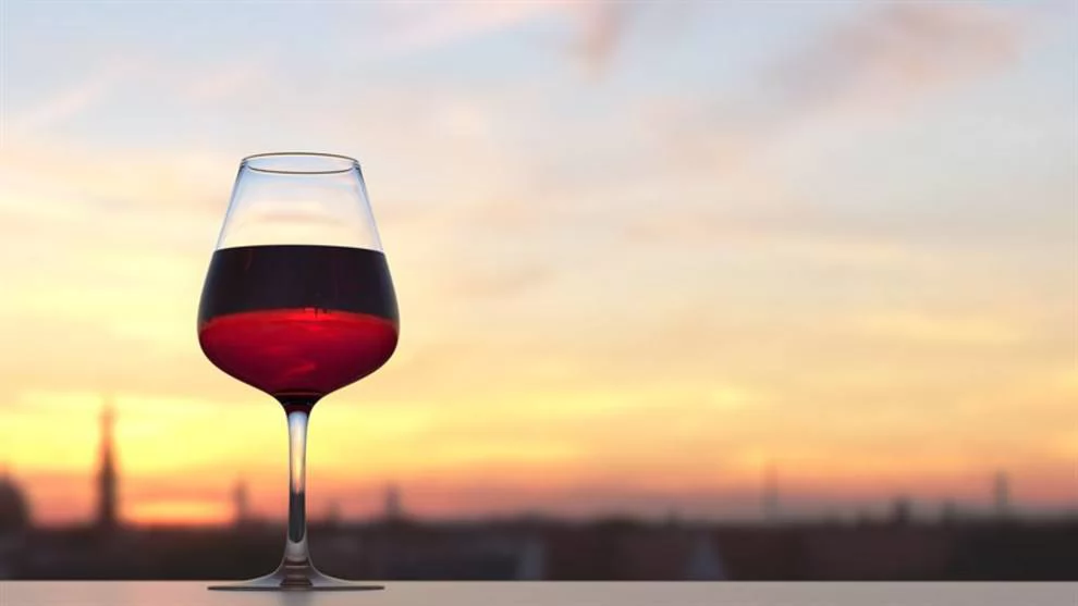 Beber vino antes de fumar... ¿bueno para la salud?