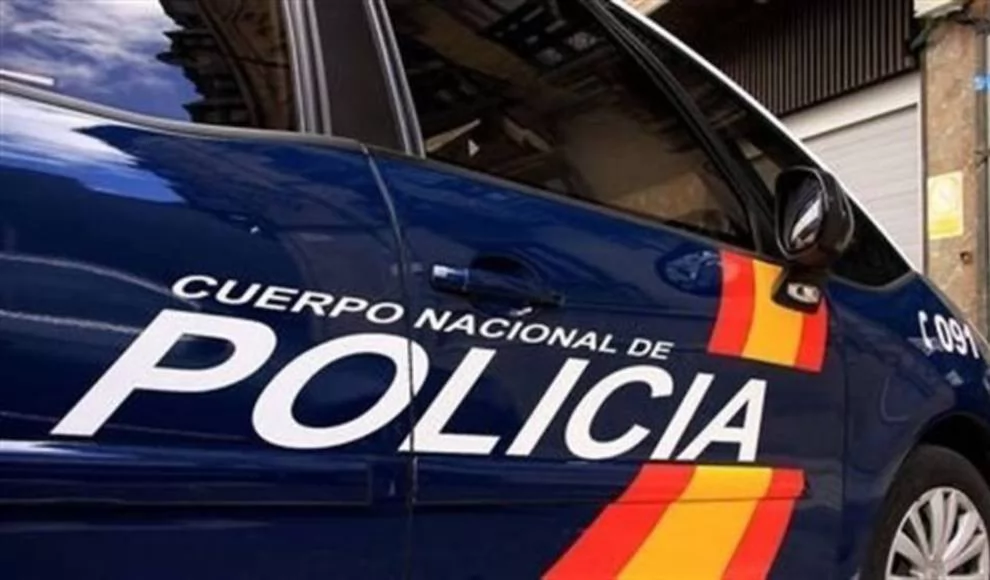 Detenido un joven por golpear y arrastrar varios metros por el suelo a su pareja