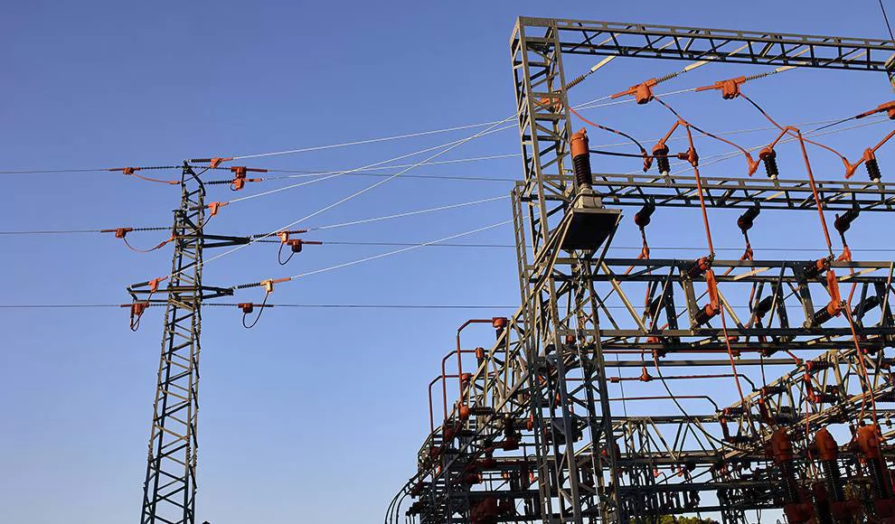 España y Portugal limitarán de inmediato el precio del gas y logran poner 'tope' al coste de la electricidad