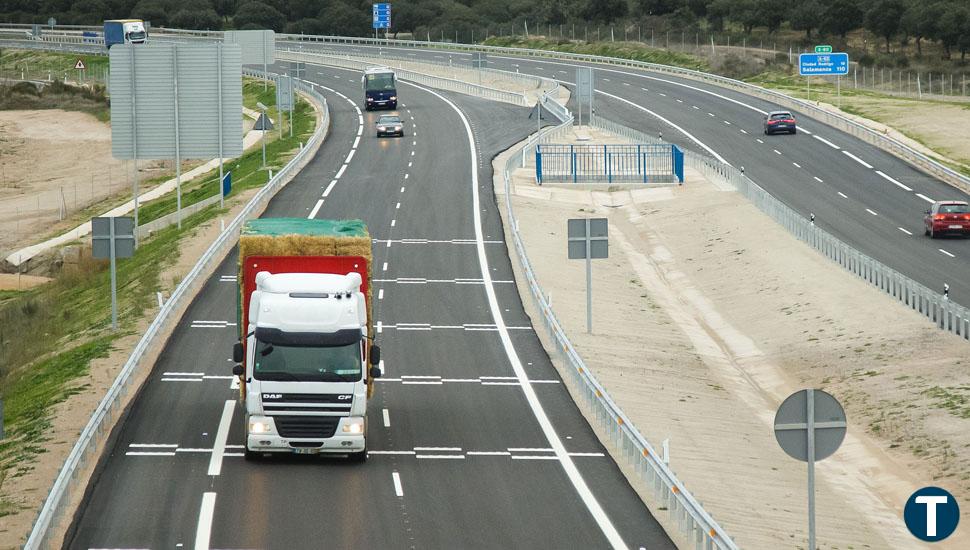 CCOO denuncia la "precariedad laboral" del sector de transporte de mercancías con una concentración en Fuentes de Oñoro