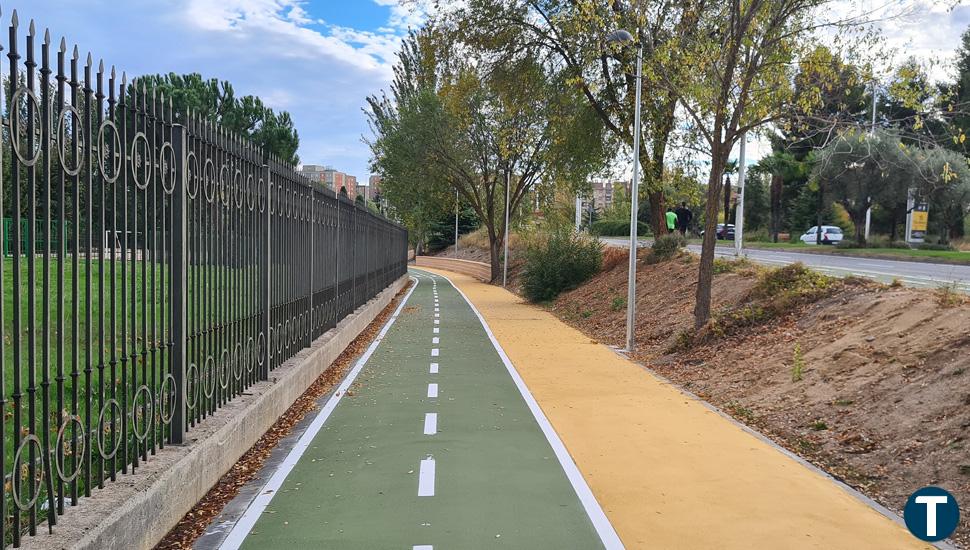 Un nuevo tramo de carril bici conecta ambas márgenes del río en el puente de Felipe VI