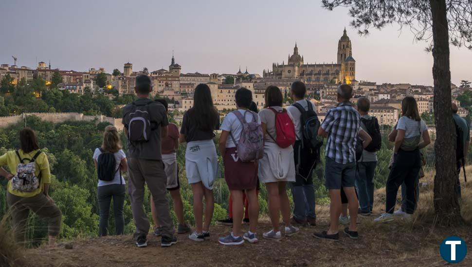 Más viajeros y más pernoctaciones en Castilla y León, aunque por debajo de las cifras nacionales 