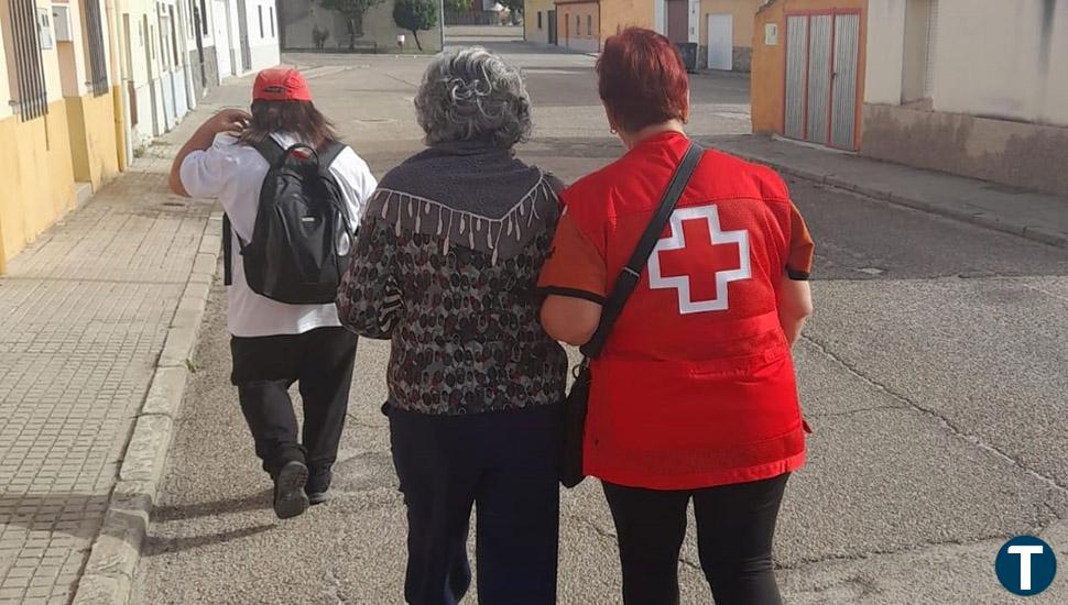 Cruz Roja ofrece asesoramiento y un centro de apoyo para el respiro de personas que cuiden de sus mayores