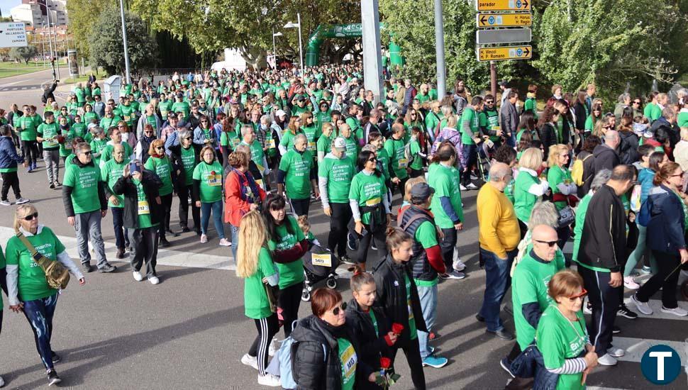 Salamanca se tiñe de verde en la lucha contra el cáncer: "Un camino largo y lleno de incertidumbres" 