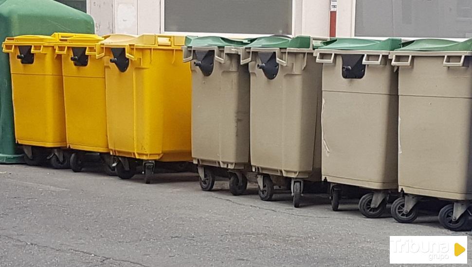 Rescatan a un joven tras caer dentro de un camión de la basura