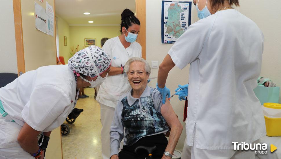 La vacuna gana al Covid pero no llega el antídoto para salvar a la sanidad: listas disparadas y falta de médicos 