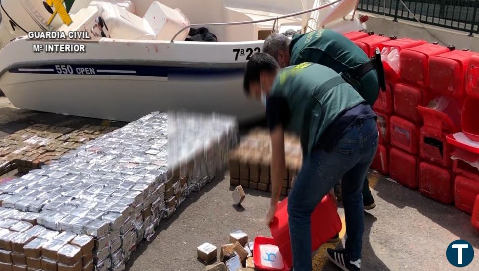 Desmantelada una red de narcotráfico que distribuía hachís por Europa en camiones con doble fondo   