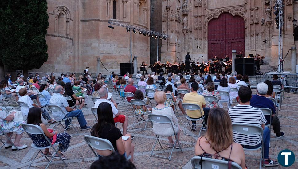 Programa completo de Plazas y Patios 2022 en Salamanca: actuaciones, artistas, lugares y fechas del festival