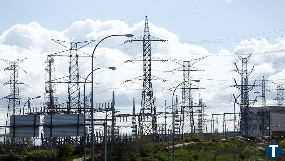 El precio de la luz vuelve a rozar los 300 euros con la ola de calor en puertas: la mitad, compensaciones para las eléctricas por la 'excepción ibérica'