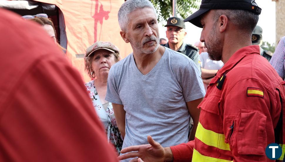 Marlaska en su visita a El Maíllo por el incendio: "Hay que prestar atención a la prevención durante el invierno"