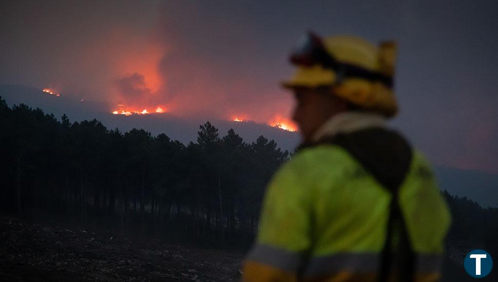 Radiografía de los incendios en Castilla y León este lunes: 35 incendios activos y más de 800 personas desalojadas