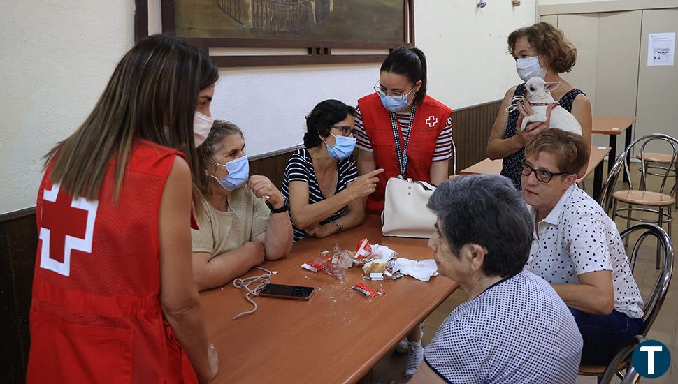 Más de 120 voluntarios de Cruz Roja apoyan en las labores de extinción de los incendios de Salamanca