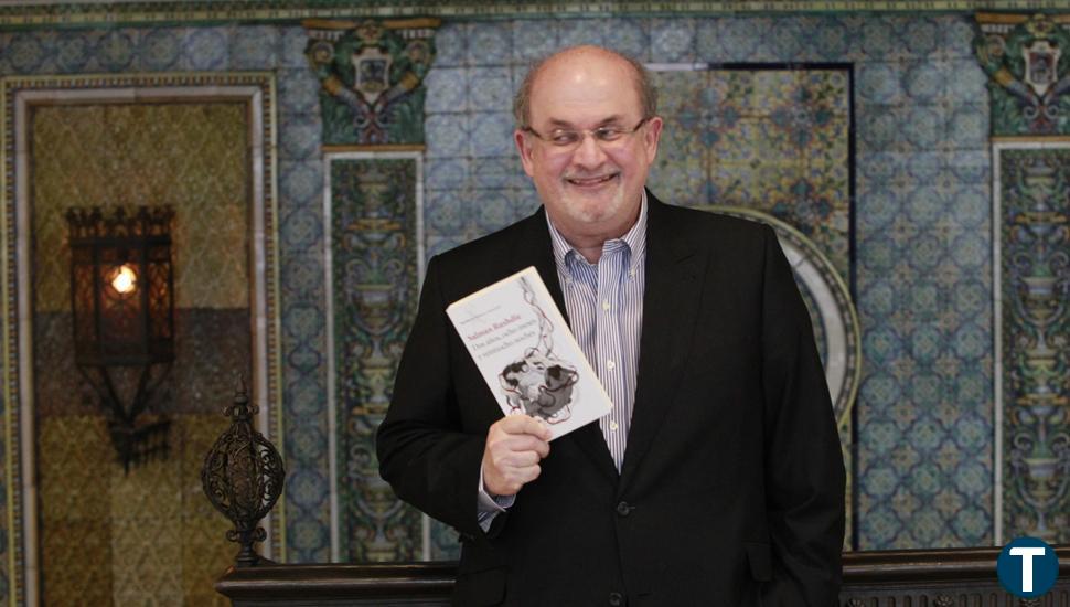 El escritor Salman Rushdie, apuñalado en una presentación en Nueva York