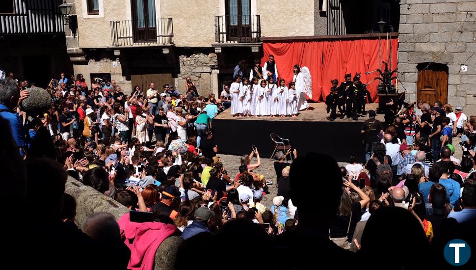 El Bien vuelve a ganar al Mal ante propios y extraños durante la representación de La Loa de La Alberca