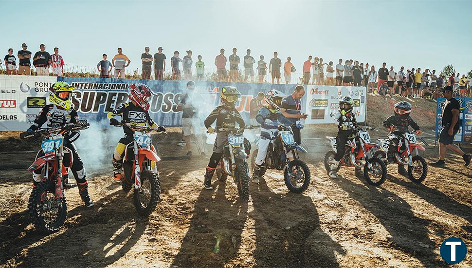 Más de 2.000 personas disfrutan del regreso del motocross a Guijuelo de la mano de Santolino