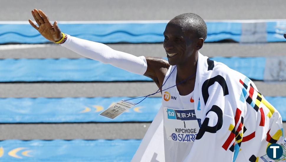 Épico Kipchoge, que bate el récord de maratón en Berlín aunque se le resisten las dos horas