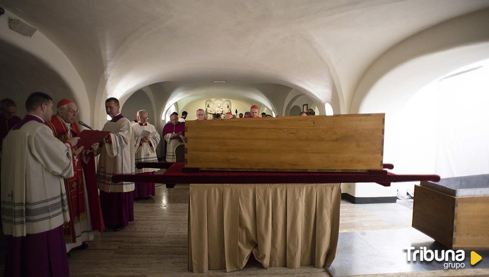 La tumba de Benedicto XVI podrá visitarse a partir de este domingo