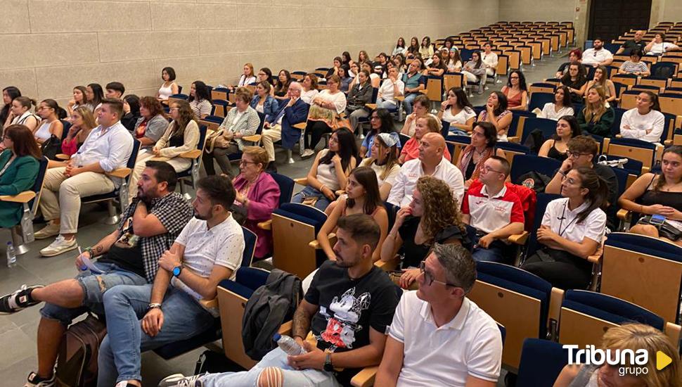 La II Jornada Informativa del Servicio de Voluntariado de la UPSA congrega a una treintena de ONG