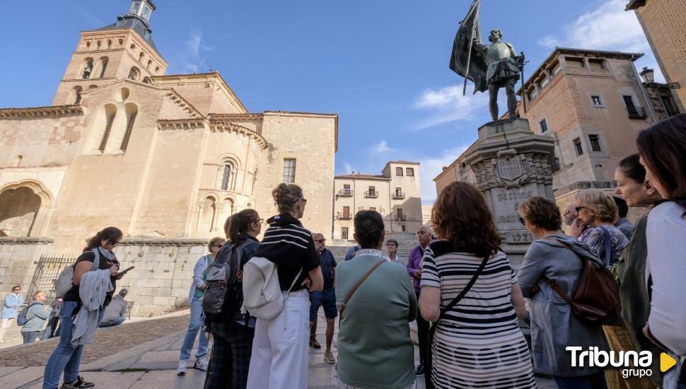 El turismo internacional en la región se dispara en 2023 y roza el millón de viajeros