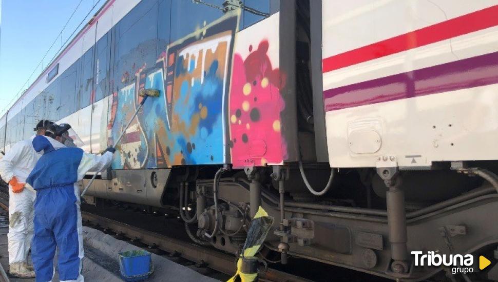 El vandalismo grafitero en los trenes de Renfe genera un coste de 69.000 euros diarios  