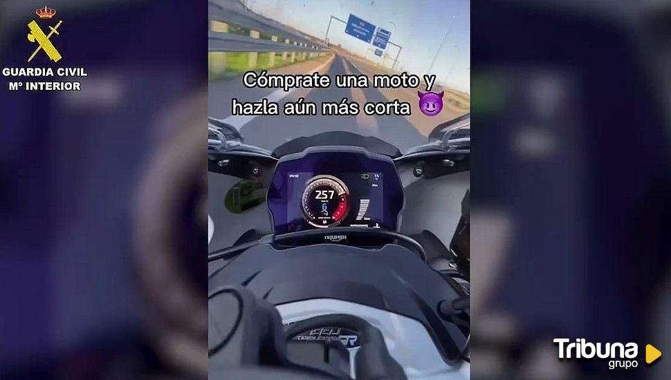 'Pillado' tras subir a redes un vídeo en el que circulaba con la moto a 257 km/hora