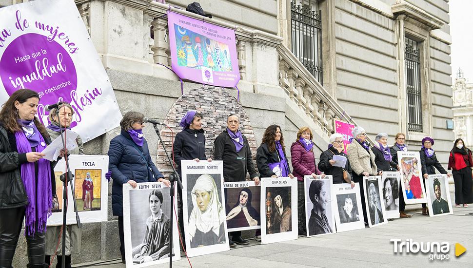 Mujeres feministas religiosas alzan la voz contra las "tradiciones machistas" de la Iglesia