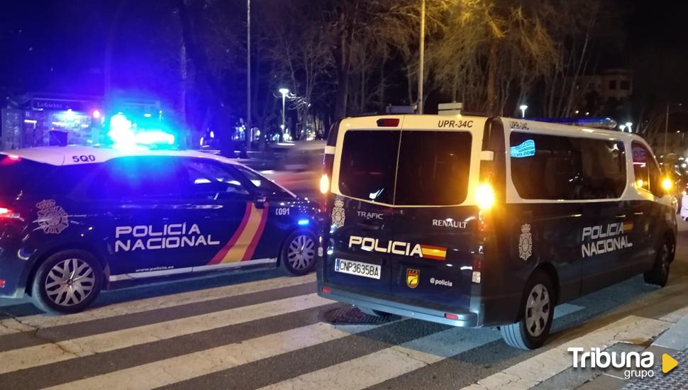 La noche del sábado se salda con varias peleas y un detenido en el Multiusos tras robar diez móviles