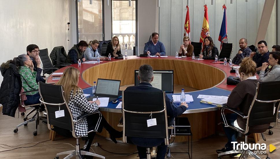 La empresa se compromete a entregar la obra de la piscina de Guijuelo el 29 de mayo