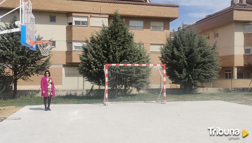 Un nuevo campo integrado de fútbol y baloncesto amplía las zonas de ocio en la avenida de Valladolid de Santa Marta