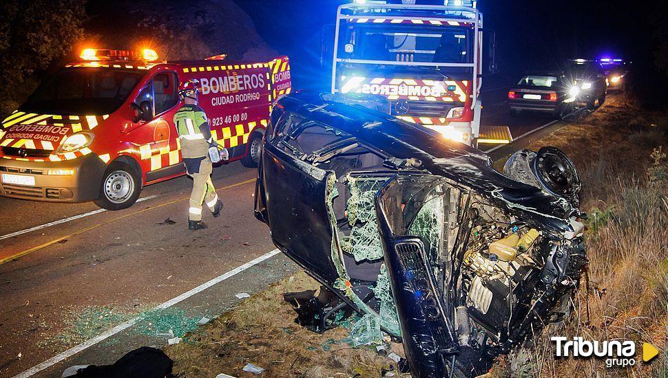 Un fallecido y dos heridos graves en una salida de vía en San Felices de los Gallegos