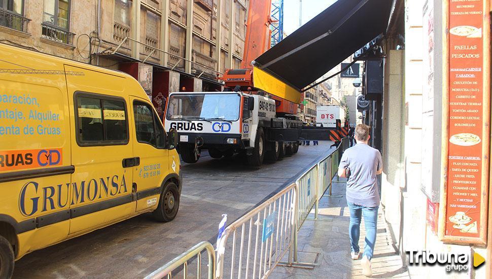 Los comerciantes del centro estudiarán pedir compensaciones por el cierre temporal de la Rúa Mayor