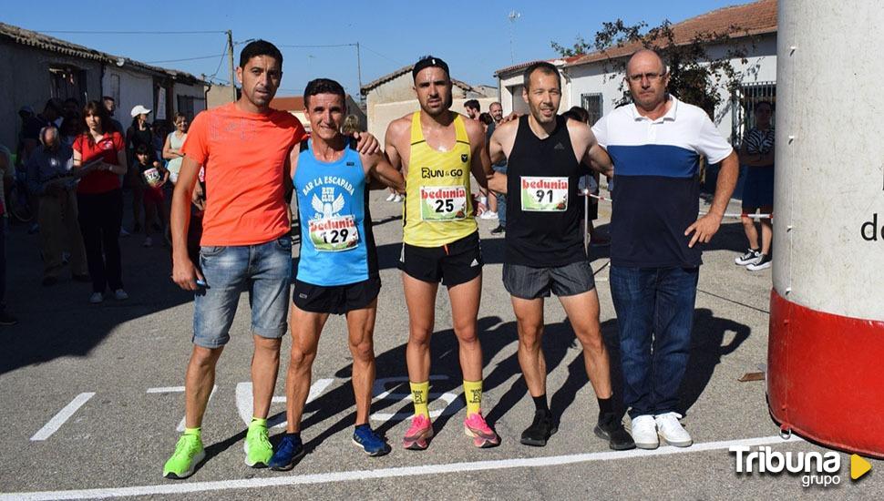 Alberto Bueno y Pilar García, ganadores de la VI Carrera Solidaria de Coca de Alba