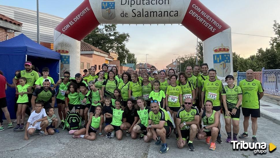 Pequeños y mayores disfrutan en la carrera Sunset de Carbajosa de la Sagrada