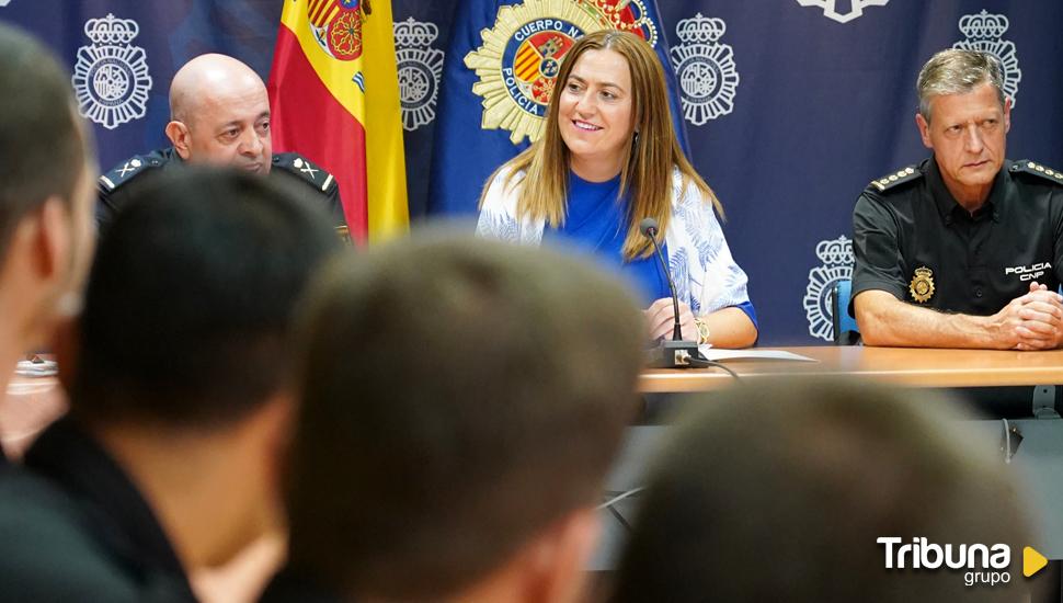 Barcones da la bienvenida a los 107 agentes alumnos en prácticas de la Policía Nacional desplegados en Castilla y León