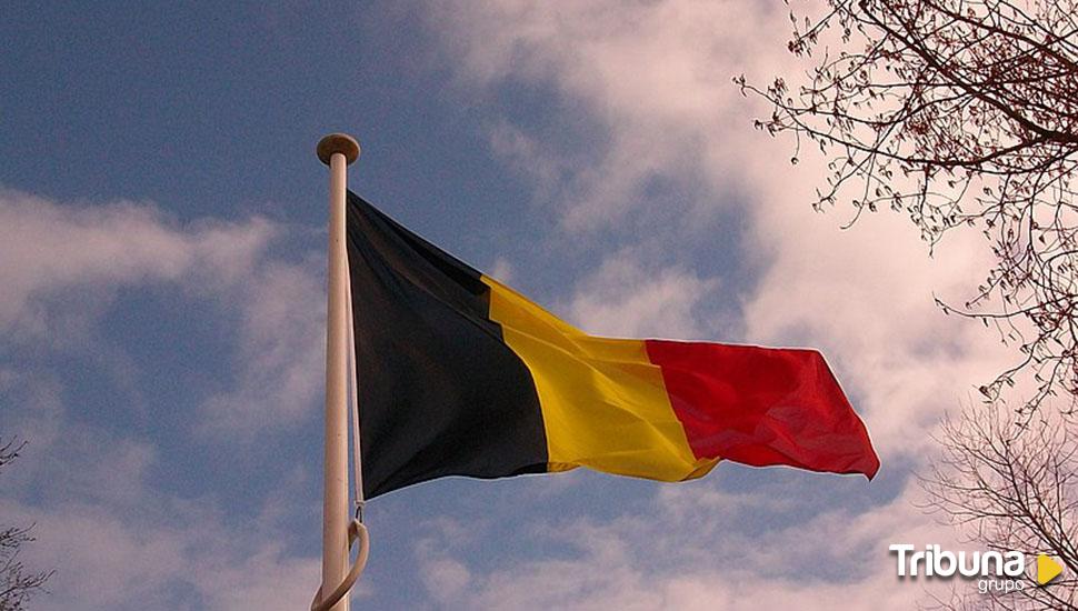 Bélgica, 192 años con la bandera colgada al revés