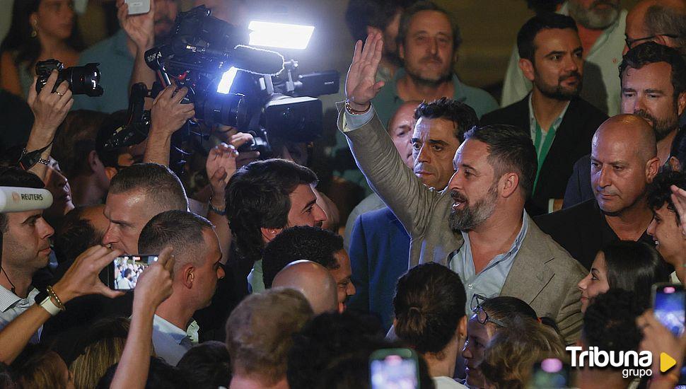 Abascal culpa a las "encuestas manipuladas" del desplome de Vox 