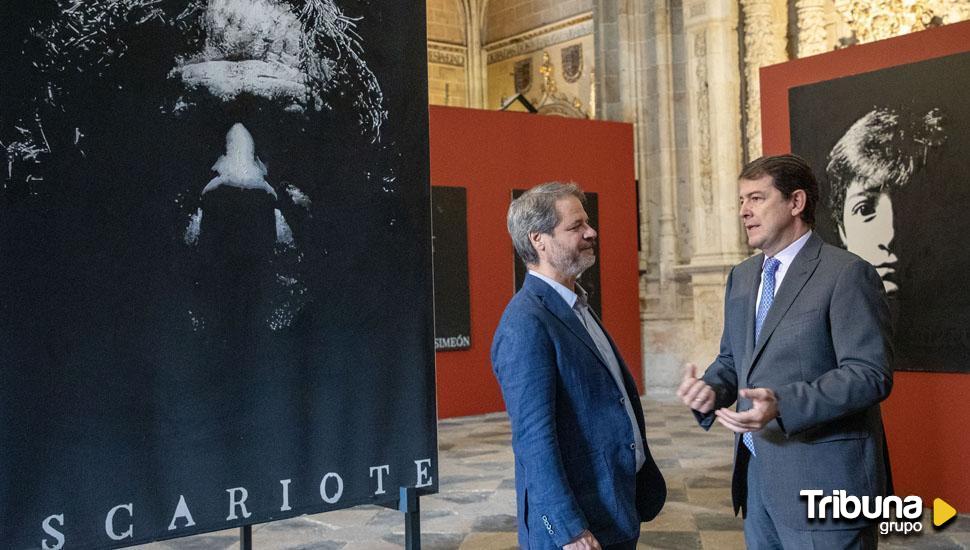 Mañueco inaugura la exposición 'Apóstol' en La Catedral: "Representa el diálogo entre fe, cultura y arte"