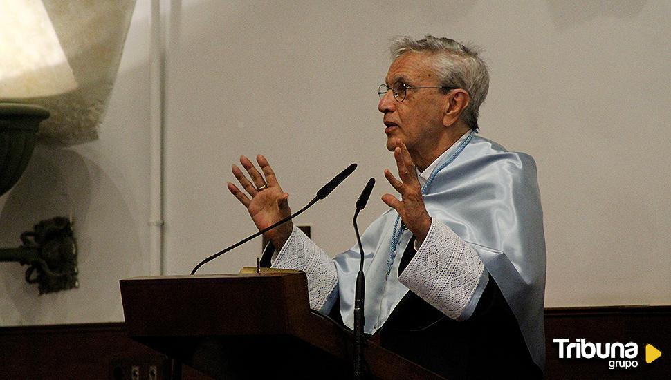 Caetano Veloso encandila a la USAL con su guitarra y brinda el 'honoris causa' a la cultura iberoamericana