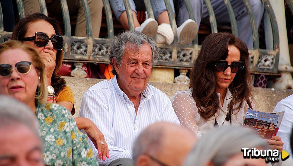 La familia Capea, Juan del Álamo y Gonzalo Santonja animan la tarde de toros en Salamanca 