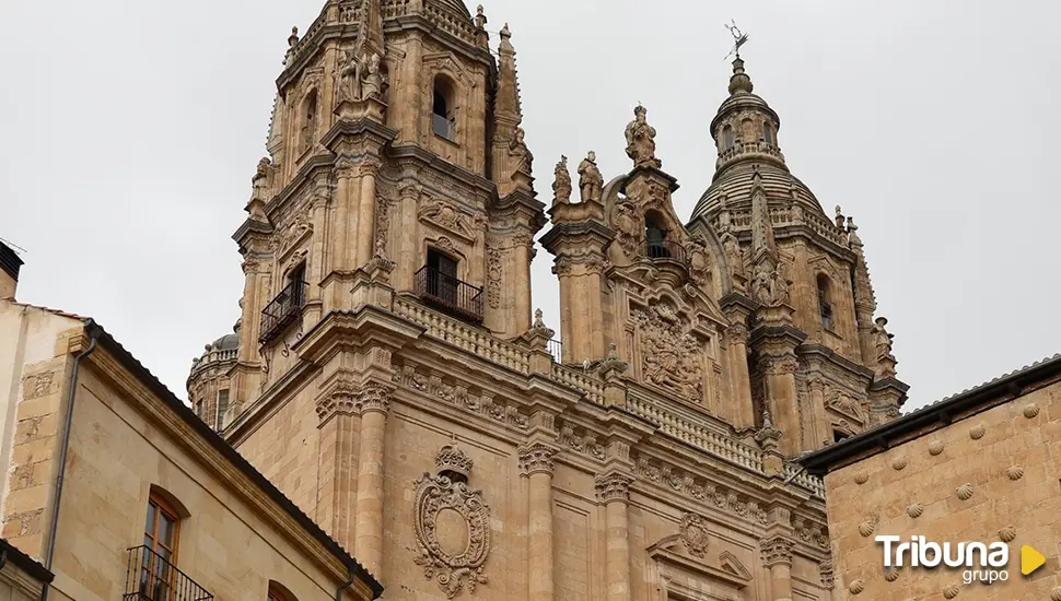 Fallece tras precipitarse desde las torres de La Clerecía de Salamanca 