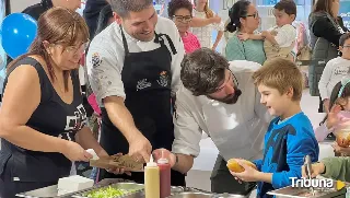 Divertido Taller de Mini bratwurst en la fiesta del Oktoberfest 