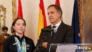 Carbayo destaca el "envidiable palmarés" en la recepción a la gimnasta salmantina Carla Yáñez 