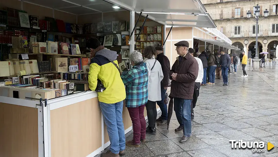 Cita con la lectura en la Plaza Mayor: la Feria del Libro Antiguo comienza el 1 de noviembre