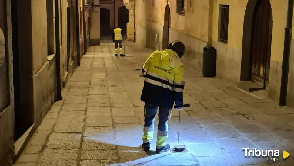 El 'arma secreta' del Ayuntamiento para detectar fugas ocultas en la red de aguas: un geófono