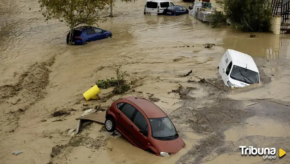 Cinco desaparecidos y un AVE descarrilado en el día más adverso del paso de la dana 