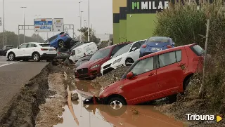 Cadenas humanas y rescates al límite durante madrugada en la carretera que rodea Valencia