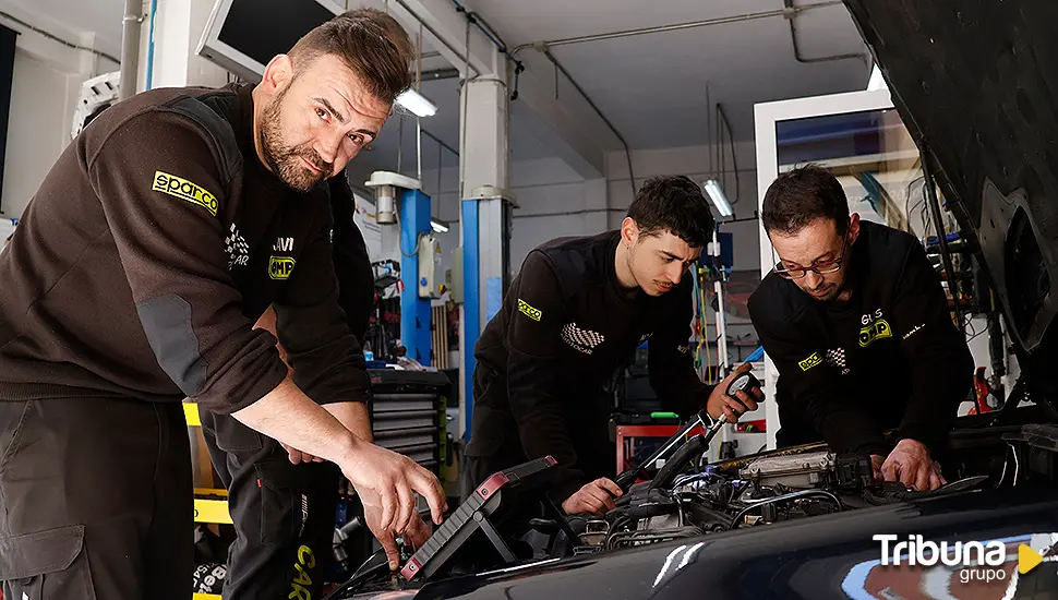 El mecánico salmantino Javier Sendín moviliza al sector para reparar los coches afectados por la DANA