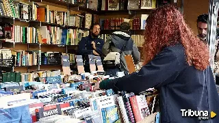 La Feria del Libro Antiguo y de Ocasión convierte la Plaza Mayor en una gran librería 