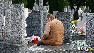 Los salmantinos recuerdan con flores a sus seres queridos en el Día de Todos los Santos 