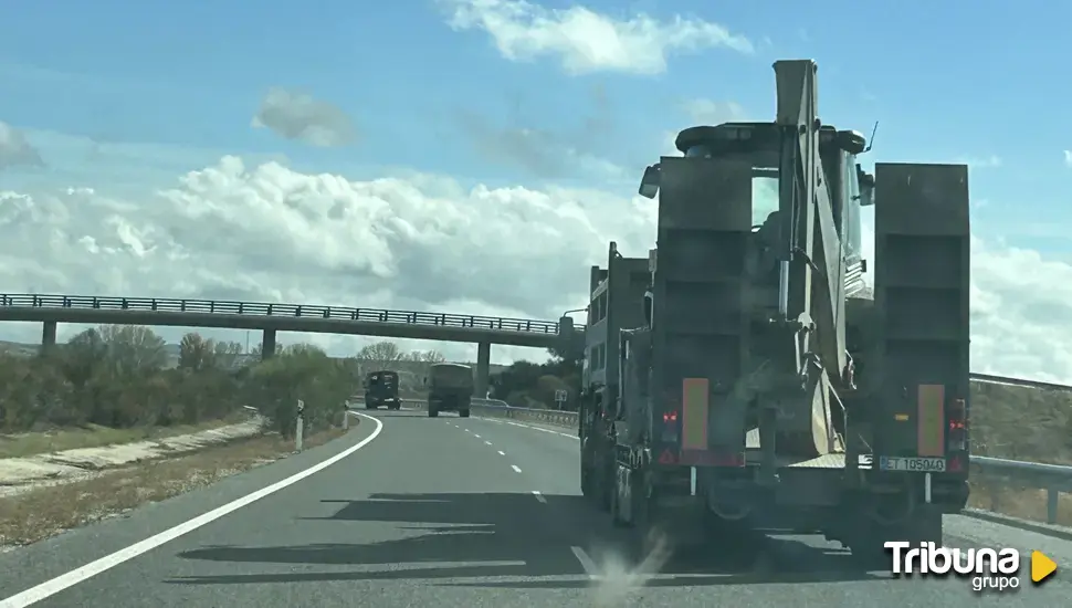 Maquinaria pesada del REI 11 de Salamanca, rumbo a Valencia 